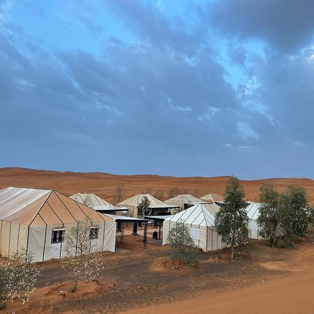 Hotel Sahara Traveling Camp à Merzouga Extérieur photo