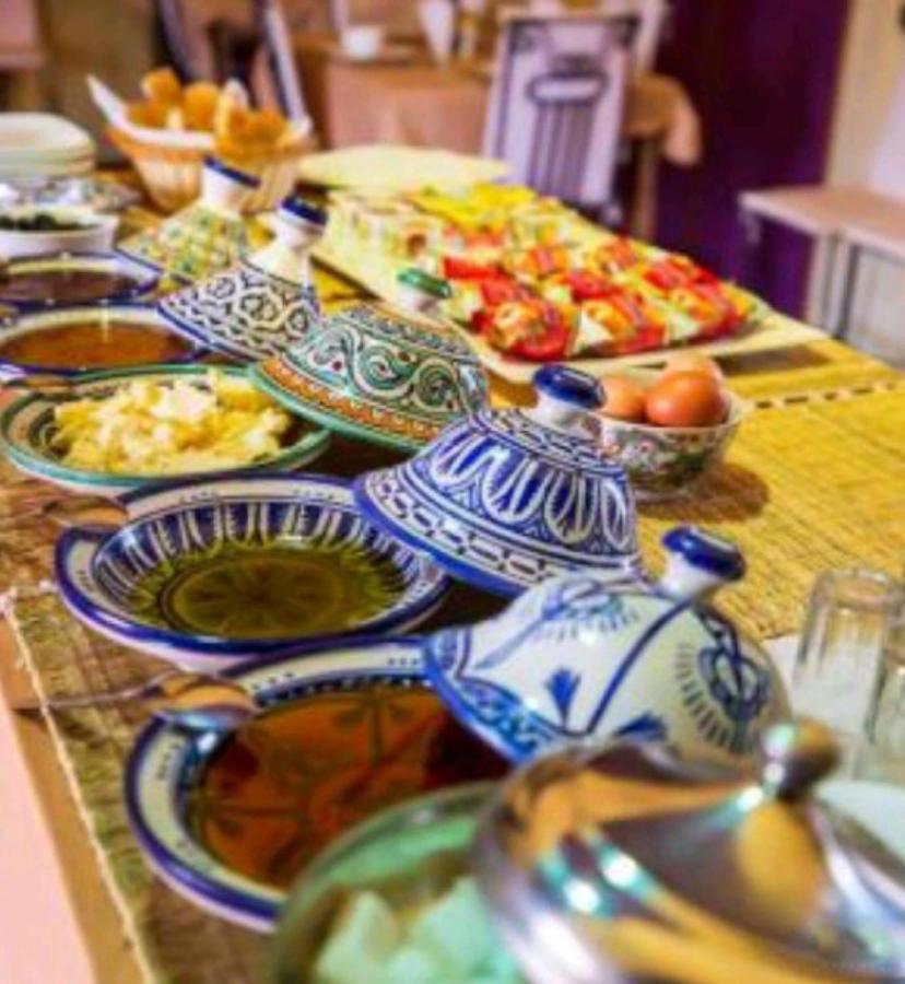 Hotel Sahara Traveling Camp à Merzouga Extérieur photo