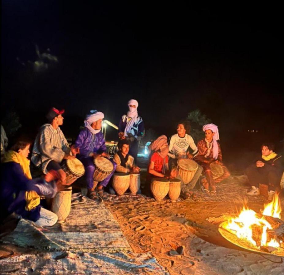 Hotel Sahara Traveling Camp à Merzouga Extérieur photo