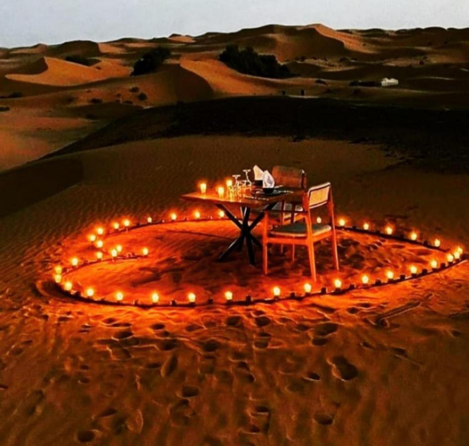Hotel Sahara Traveling Camp à Merzouga Extérieur photo