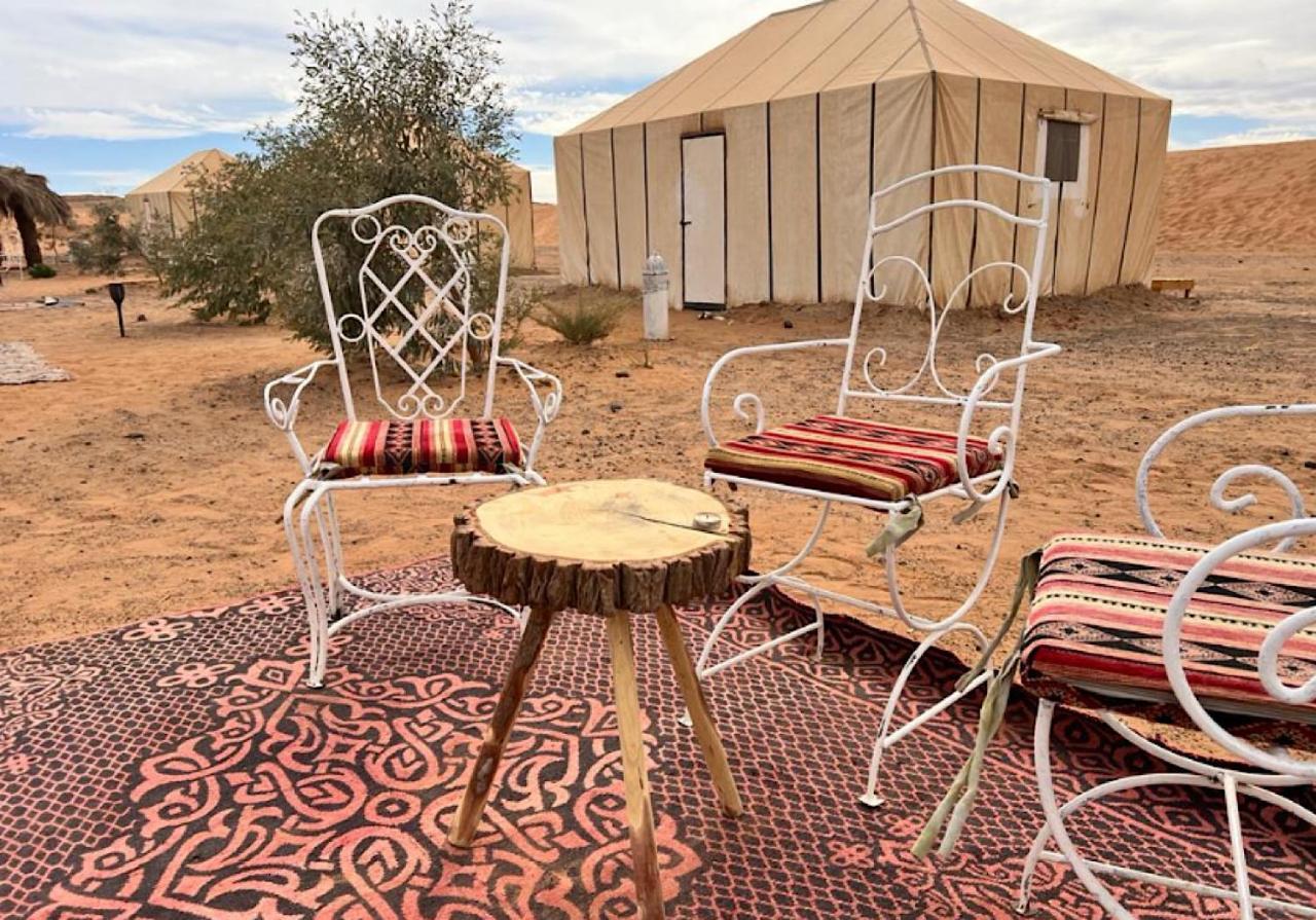 Hotel Sahara Traveling Camp à Merzouga Extérieur photo