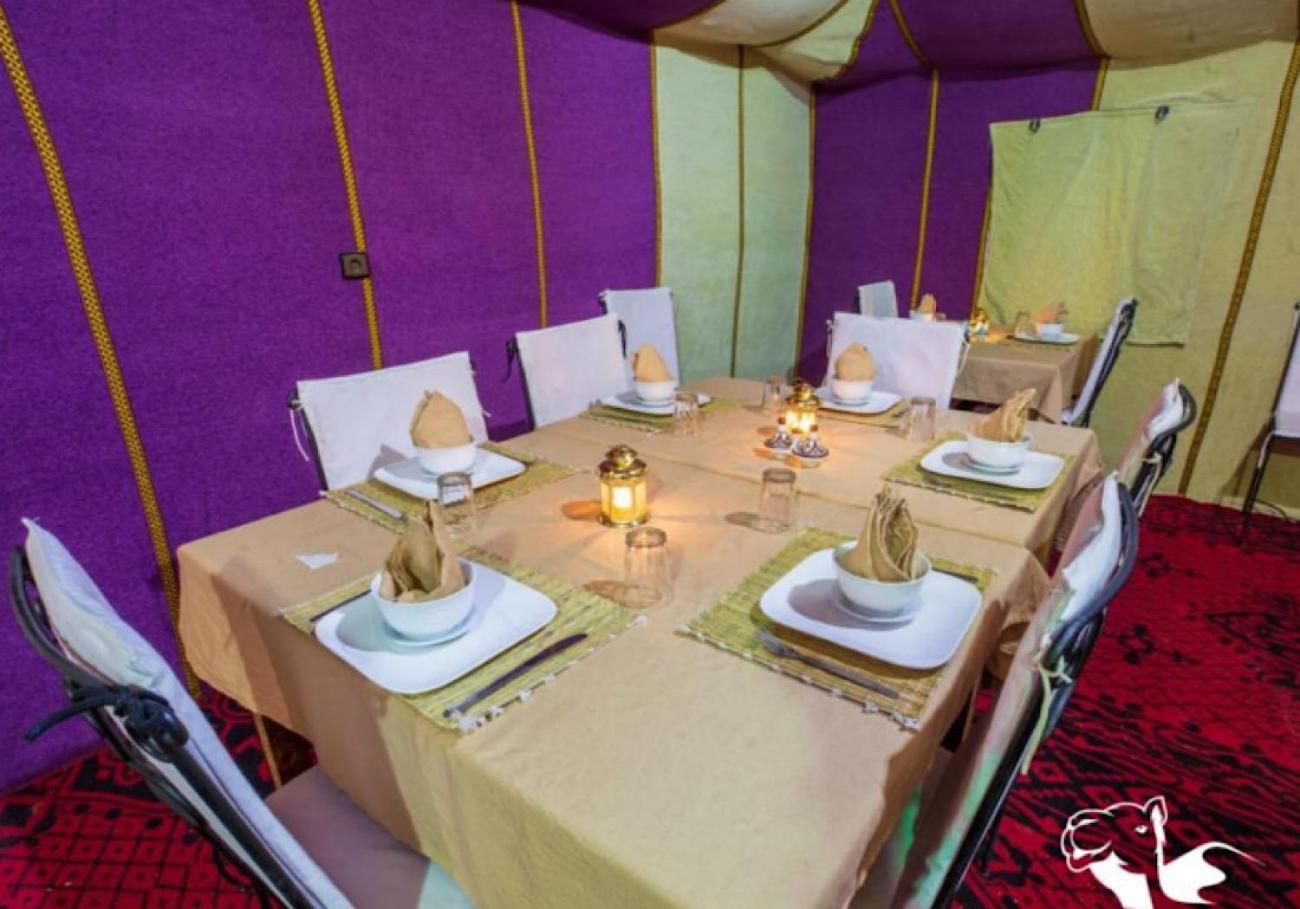 Hotel Sahara Traveling Camp à Merzouga Extérieur photo