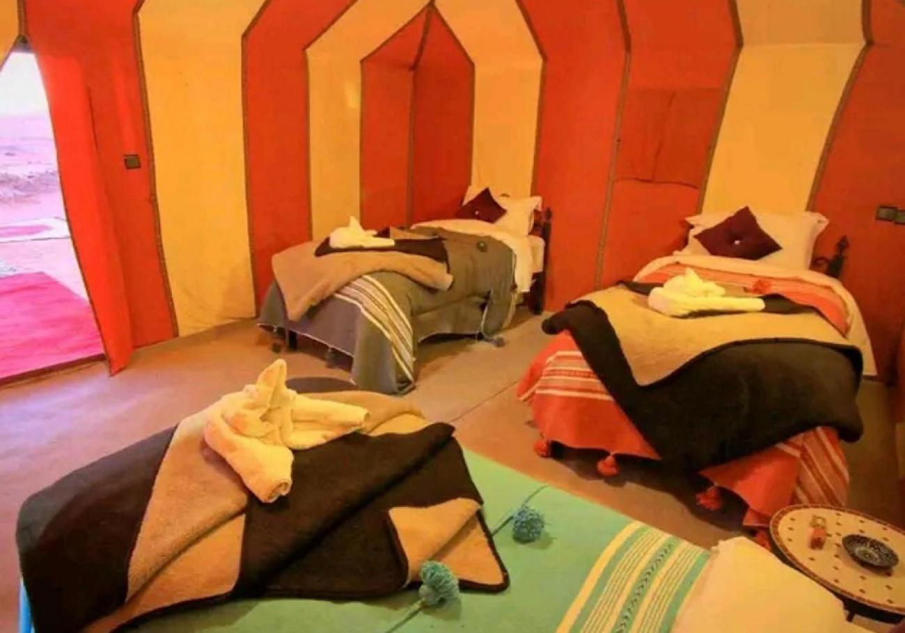 Hotel Sahara Traveling Camp à Merzouga Extérieur photo