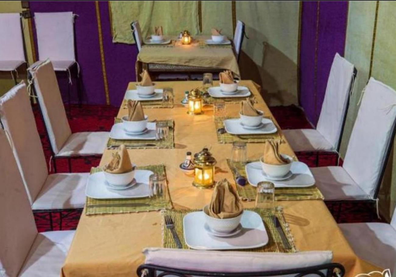 Hotel Sahara Traveling Camp à Merzouga Extérieur photo