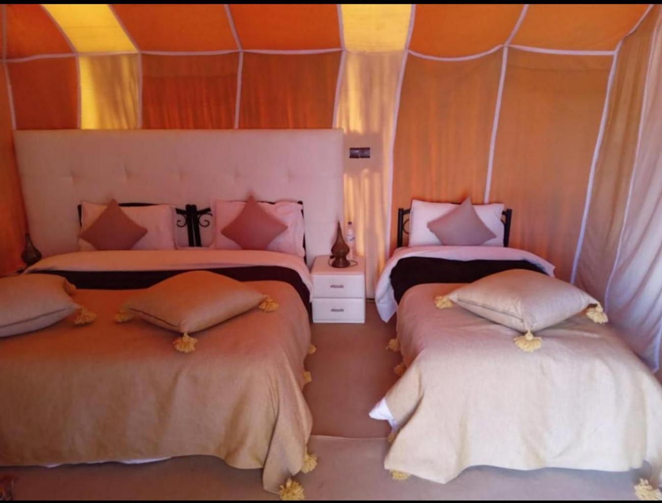 Hotel Sahara Traveling Camp à Merzouga Extérieur photo