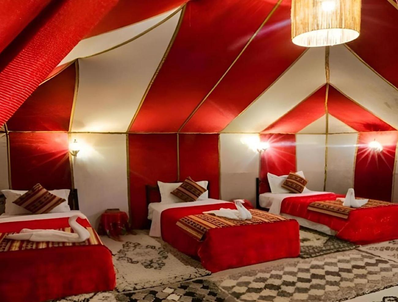 Hotel Sahara Traveling Camp à Merzouga Extérieur photo