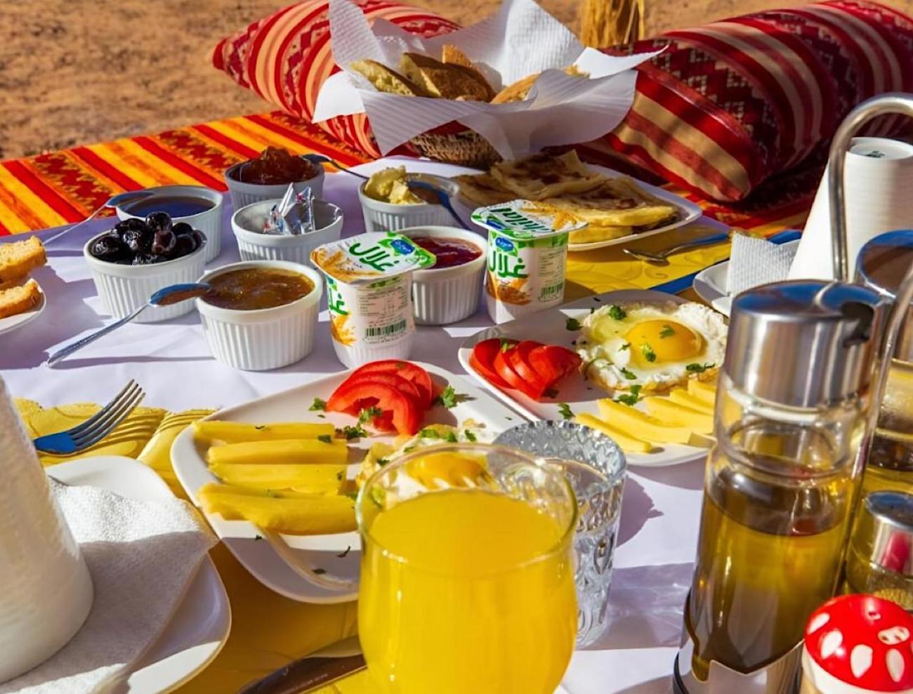 Hotel Sahara Traveling Camp à Merzouga Extérieur photo